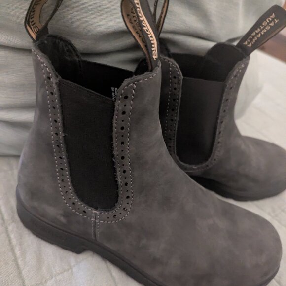 Blundstone High Top Chelsea Boots - Picture 2 of 8